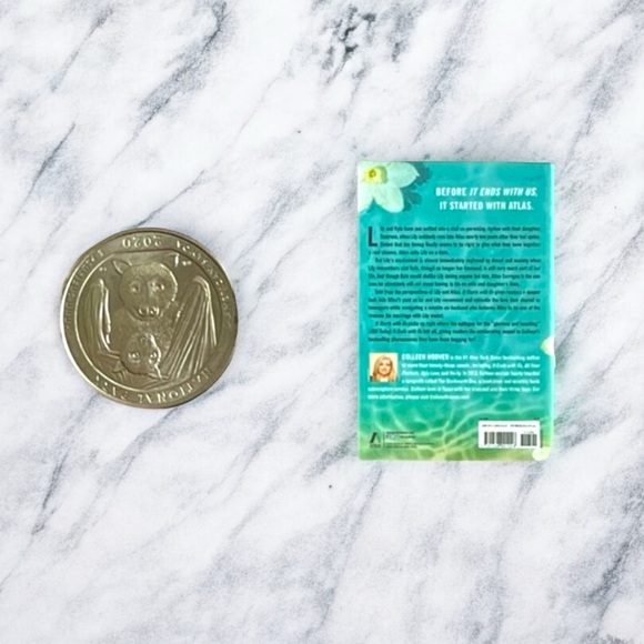 Mini Brands Book Colleen Hoover - Picture 2 of 2